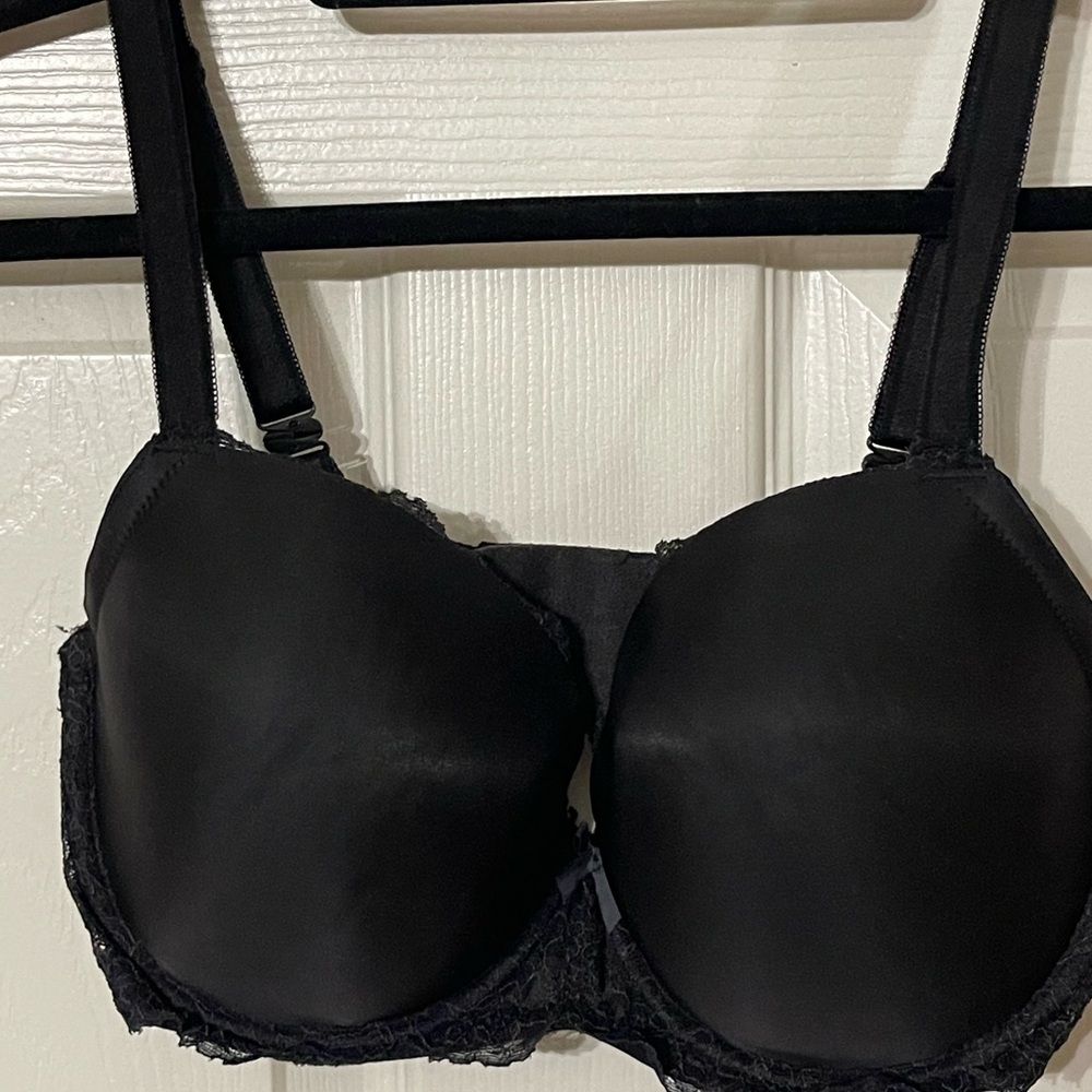 Victoria’s Secret Lined Demi 34DDD Great condition!